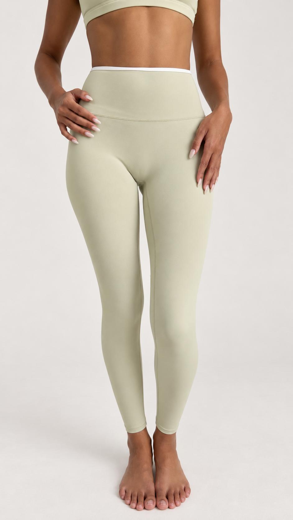Form High-Waist Leggings in Light Pistachio Cream — image 4